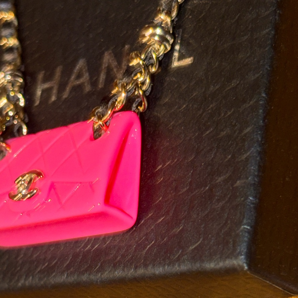 💖 CC ✨ Matelasse purse 👛 Chain ⛓️Necklace 🐃 - Picture 5 of 11